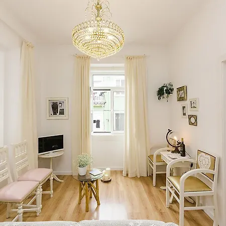 Sapadores - 2 Bedrooms Boho Chic 아파트 리스본